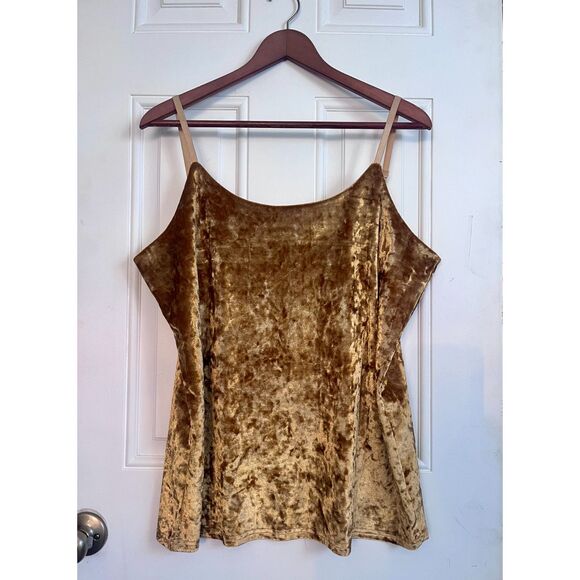 Tops - NWT 7th element gold velvet tank camisole adjustable straps 1X/XL